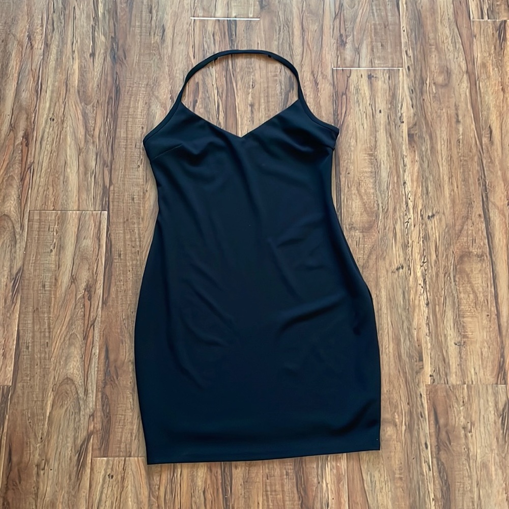 ✨LIKE NEW✨ Guess black halter mini dress, size XL